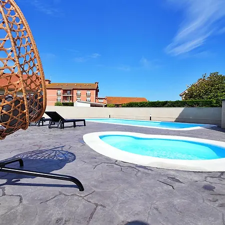 Apartamento Con Piscina En Playa Paxariñas *
